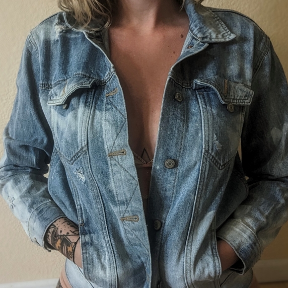 Jean jacket - Picture 10 of 10